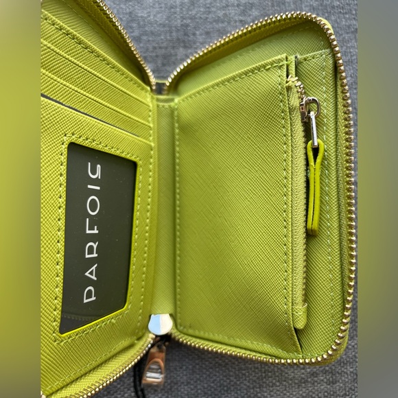 New Parfois Chartreuse Wallet - Picture 2 of 3
